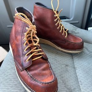 Women’s 8 Red Wing Moc